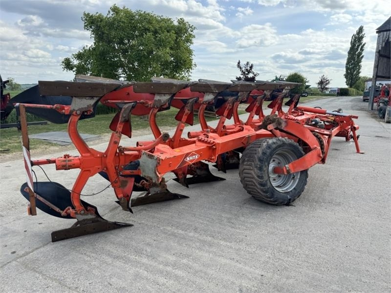 Kuhn Kuhn VT1180M6H 5+1 Semi Mounted Plough - محراث: صور 2 Kuhn Kuhn VT1180M6H 5+1 Semi Mounted Plough - محراث: صور 2