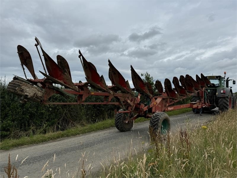 Kverneland 10 Furrow RW100 Varimat Plough **Video Below** - محراث: صور 3 Kverneland 10 Furrow RW100 Varimat Plough **Video Below** - محراث: صور 3