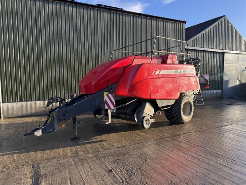 Massey Ferguson 2170 Square Baler - مكبس البالات المستطيله: صور 1 Massey Ferguson 2170 Square Baler - مكبس البالات المستطيله: صور 1