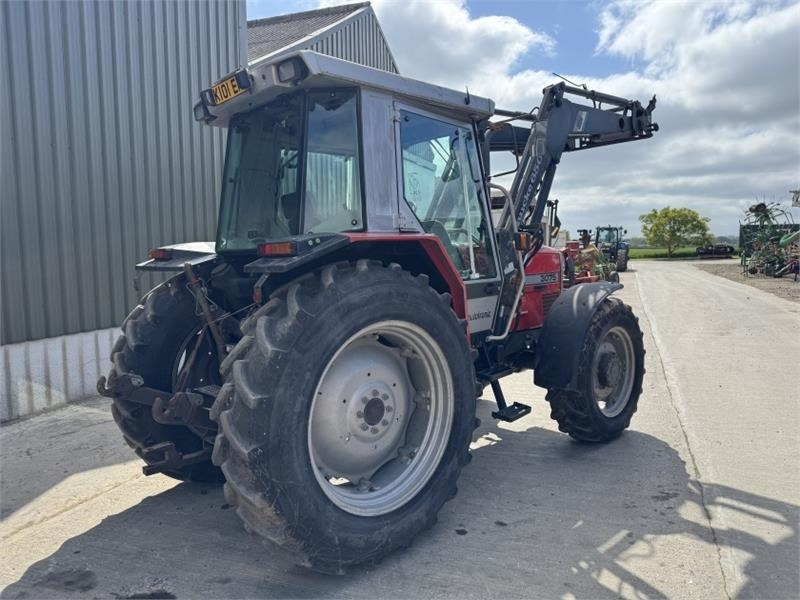 Massey Ferguson 3075 Dynashift *Low Hours* - جرار: صور 4 Massey Ferguson 3075 Dynashift *Low Hours* - جرار: صور 4