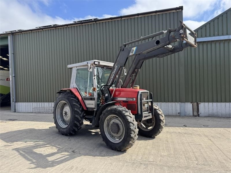 Massey Ferguson 3075 Dynashift *Low Hours* - جرار: صور 3 Massey Ferguson 3075 Dynashift *Low Hours* - جرار: صور 3