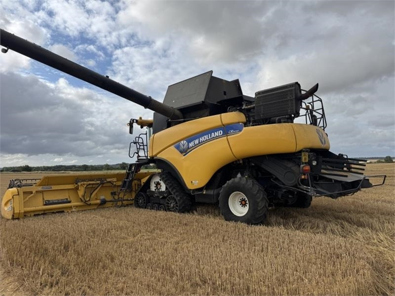 New Holland CR9090 Rotary Combine **Video Below** - معدات آلة حصاد: صور 3 New Holland CR9090 Rotary Combine **Video Below** - معدات آلة حصاد: صور 3