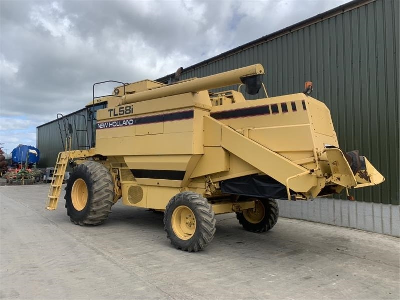 New Holland/Laverda New Holland TL58i / Laverda Hi - معدات آلة حصاد: صور 4 New Holland/Laverda New Holland TL58i / Laverda Hi - معدات آلة حصاد: صور 4