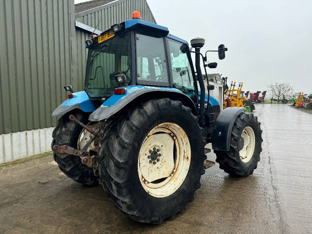 New Holland TS 100 - جرار: صور 4 New Holland TS 100 - جرار: صور 4