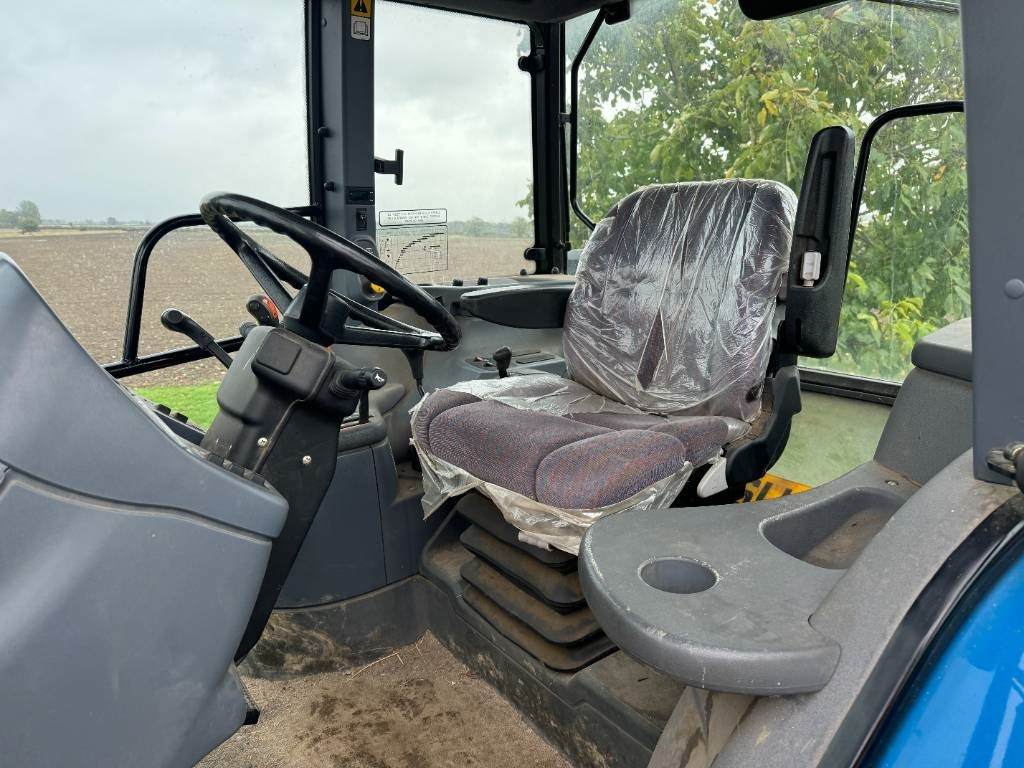 New Holland TS 115 SLE - جرار: صور 4 New Holland TS 115 SLE - جرار: صور 4