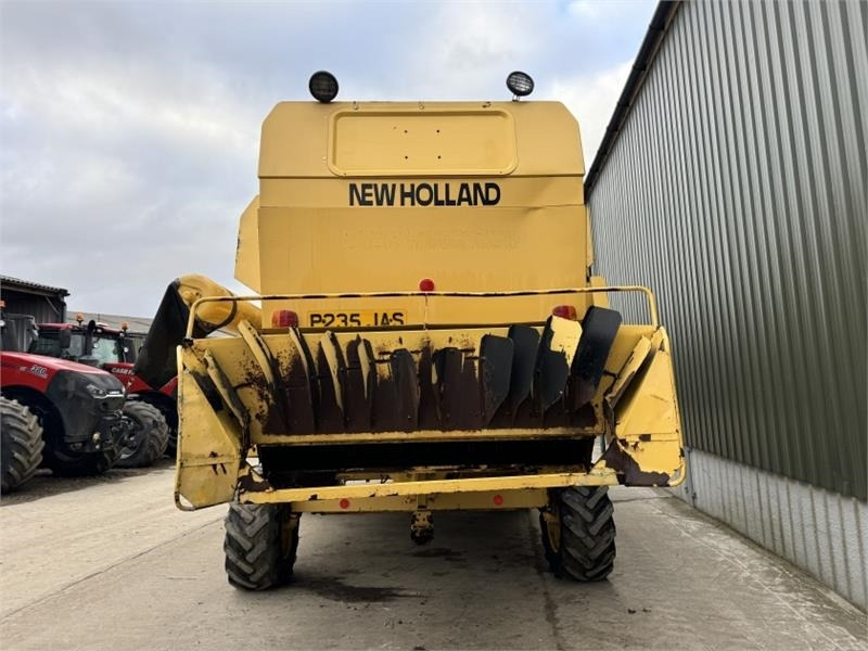 New Holland TX67 c/w 20ft Header - معدات آلة حصاد: صور 5 New Holland TX67 c/w 20ft Header - معدات آلة حصاد: صور 5