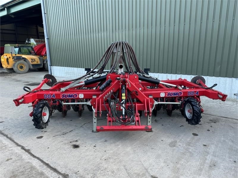 Sumo DD4 Seed Drill c/w Front Tank - الة بذر: صور 2 Sumo DD4 Seed Drill c/w Front Tank - الة بذر: صور 2