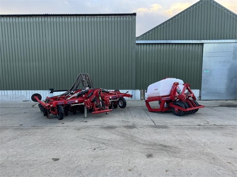 Sumo DD4 Seed Drill c/w Front Tank - الة بذر: صور 1 Sumo DD4 Seed Drill c/w Front Tank - الة بذر: صور 1