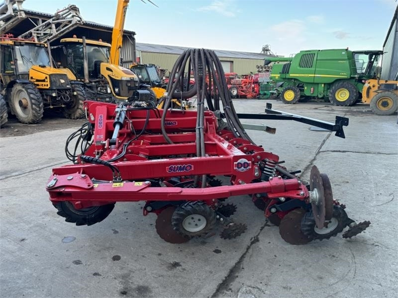 Sumo DD4 Seed Drill c/w Front Tank - الة بذر: صور 3 Sumo DD4 Seed Drill c/w Front Tank - الة بذر: صور 3
