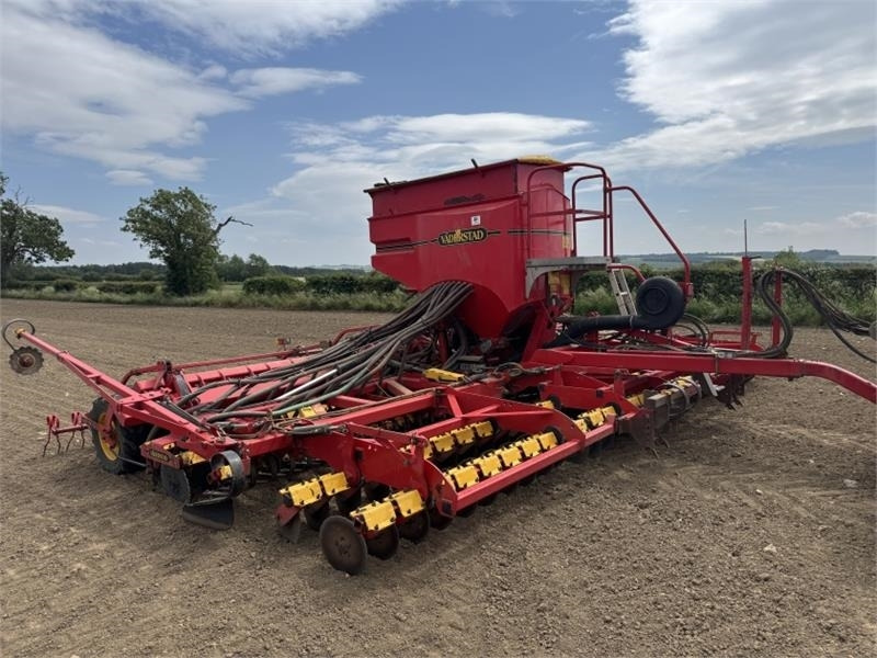 Vaderstad Rapid A800s **Video Below**  - الة بذر: صور 1 Vaderstad Rapid A800s **Video Below**  - الة بذر: صور 1