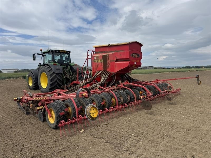Vaderstad Rapid A800s **Video Below**  - الة بذر: صور 4 Vaderstad Rapid A800s **Video Below**  - الة بذر: صور 4