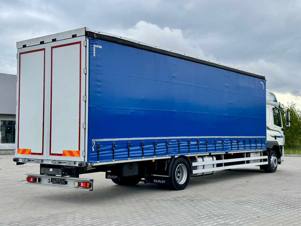 DAF CF 320 / FIRANKA / 24 EUROPALETY / SYPIALKA / AUTOMAT / KLIMA POSTOJOWA / 2017 ROK - شاحنة ستارة: صور 3 DAF CF 320 / FIRANKA / 24 EUROPALETY / SYPIALKA / AUTOMAT / KLIMA POSTOJOWA / 2017 ROK - شاحنة ستارة: صور 3