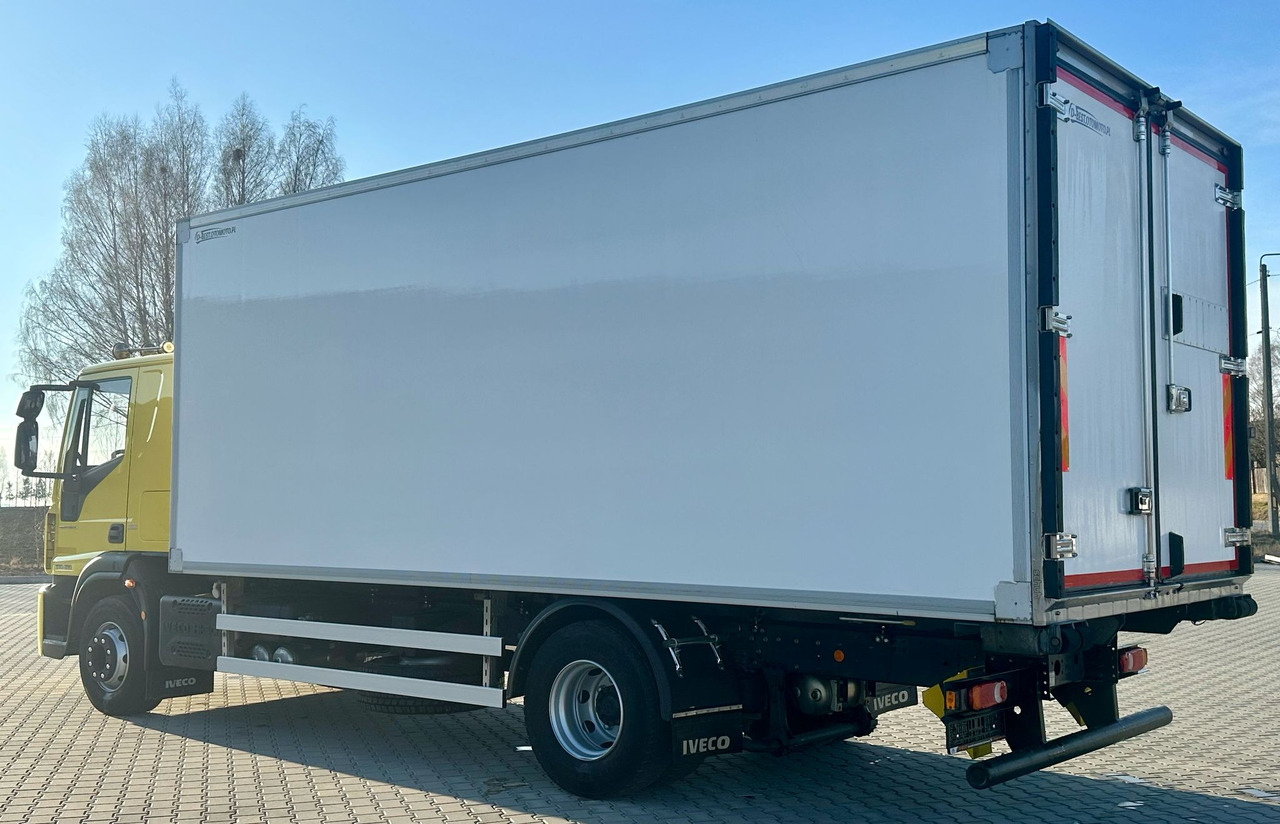 IVECO EUROCARGO 160-280 / CHŁODNIA / 6.1 M DŁUGOŚCI / 15 EUROPALET / AUTOMAT / SYPIALKA / NISKI PRZEBIEG / 16 TON DMC / CARRIER SPALINOWO - ELEKTRYCZNY / 2018 ROK - مبردة شاحنة: صور 4 IVECO EUROCARGO 160-280 / CHŁODNIA / 6.1 M DŁUGOŚCI / 15 EUROPALET / AUTOMAT / SYPIALKA / NISKI PRZEBIEG / 16 TON DMC / CARRIER SPALINOWO - ELEKTRYCZNY / 2018 ROK - مبردة شاحنة: صور 4