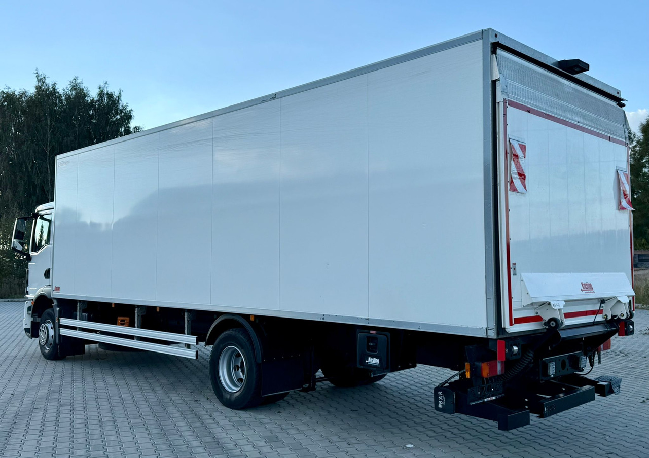 MAN TGM 15.290 / CHŁODNIA / WINDA / 8.3 M DŁUGOŚCI / 20 EUROPALET / THERMO KING / +30/-30 / AUTOMAT / 2021 ROK / SERWISOWANY - مبردة شاحنة: صور 4 MAN TGM 15.290 / CHŁODNIA / WINDA / 8.3 M DŁUGOŚCI / 20 EUROPALET / THERMO KING / +30/-30 / AUTOMAT / 2021 ROK / SERWISOWANY - مبردة شاحنة: صور 4