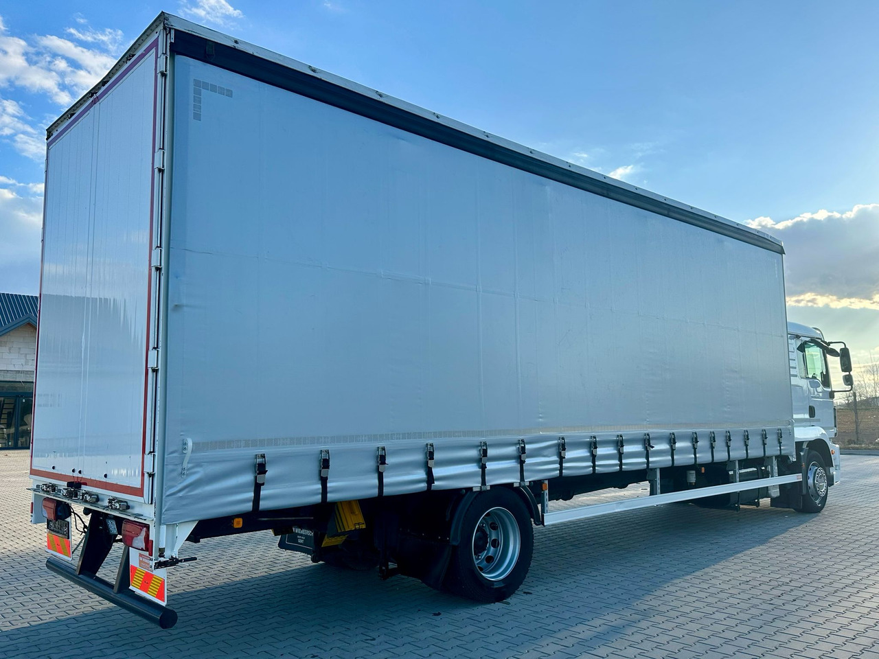 MAN TGM 18.290 / FIRANKA / WINDA / 22 EUROPALETY / AUTOMAT / SYPIALKA / 9 059 KG ŁADOWNOŚCI / NISKI PRZEBIEG / ZSUWANY DACH / EURO 6 - شاحنة ستارة: صور 5 MAN TGM 18.290 / FIRANKA / WINDA / 22 EUROPALETY / AUTOMAT / SYPIALKA / 9 059 KG ŁADOWNOŚCI / NISKI PRZEBIEG / ZSUWANY DACH / EURO 6 - شاحنة ستارة: صور 5