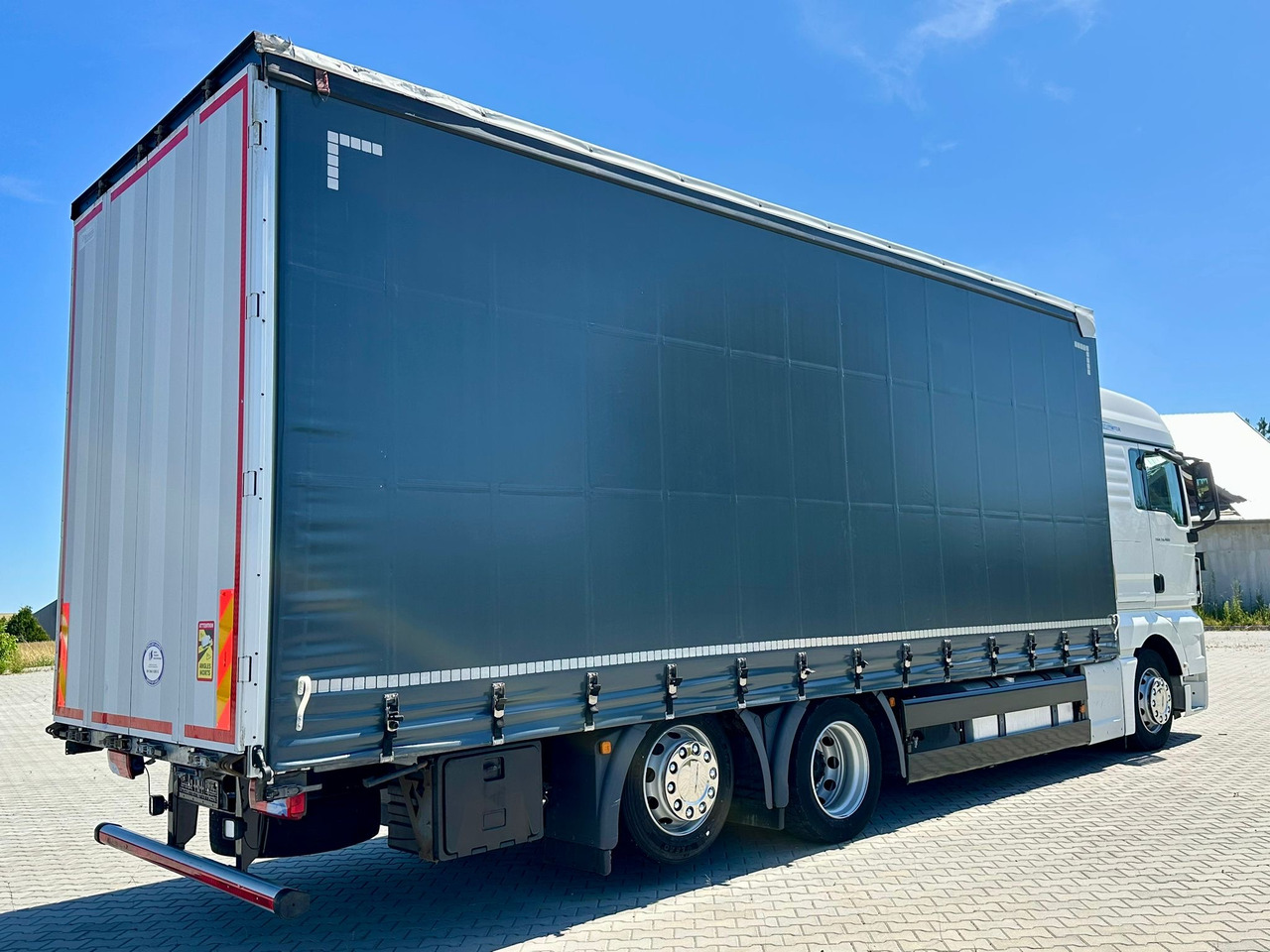 MAN TGX 26.460 / FIRANKA / 19 EUROPALET / 7.75 M / 6X2 / OŚ PODNOSZONA / AU - شاحنة ستارة: صور 3 MAN TGX 26.460 / FIRANKA / 19 EUROPALET / 7.75 M / 6X2 / OŚ PODNOSZONA / AU - شاحنة ستارة: صور 3