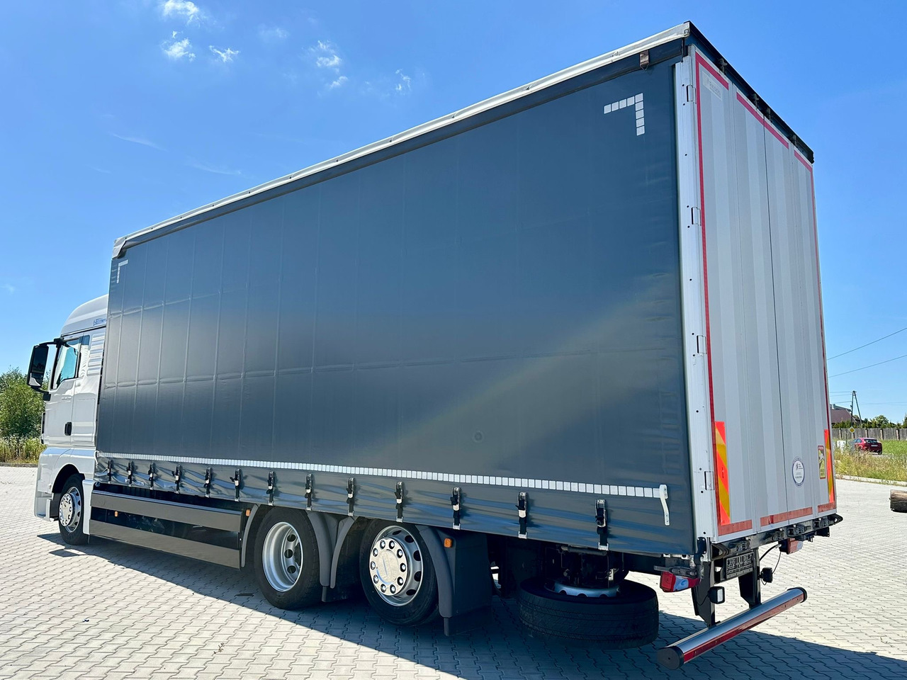 MAN TGX 26.460 / FIRANKA / 19 EUROPALET / 7.75 M / 6X2 / OŚ PODNOSZONA / AU - شاحنة ستارة: صور 4 MAN TGX 26.460 / FIRANKA / 19 EUROPALET / 7.75 M / 6X2 / OŚ PODNOSZONA / AU - شاحنة ستارة: صور 4