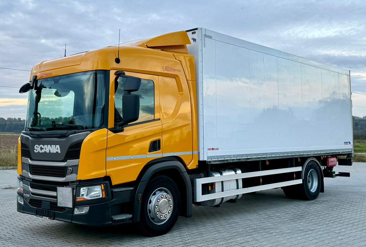 SCANIA P220 / IZOTERMA / WINDA / SCHMITZ / 18 PALET / SILNIK 6 / SYPIALKA / 2019 ROK / NISKI PRZEBIEG - متساوي شاحنة: صور 2 SCANIA P220 / IZOTERMA / WINDA / SCHMITZ / 18 PALET / SILNIK 6 / SYPIALKA / 2019 ROK / NISKI PRZEBIEG - متساوي شاحنة: صور 2