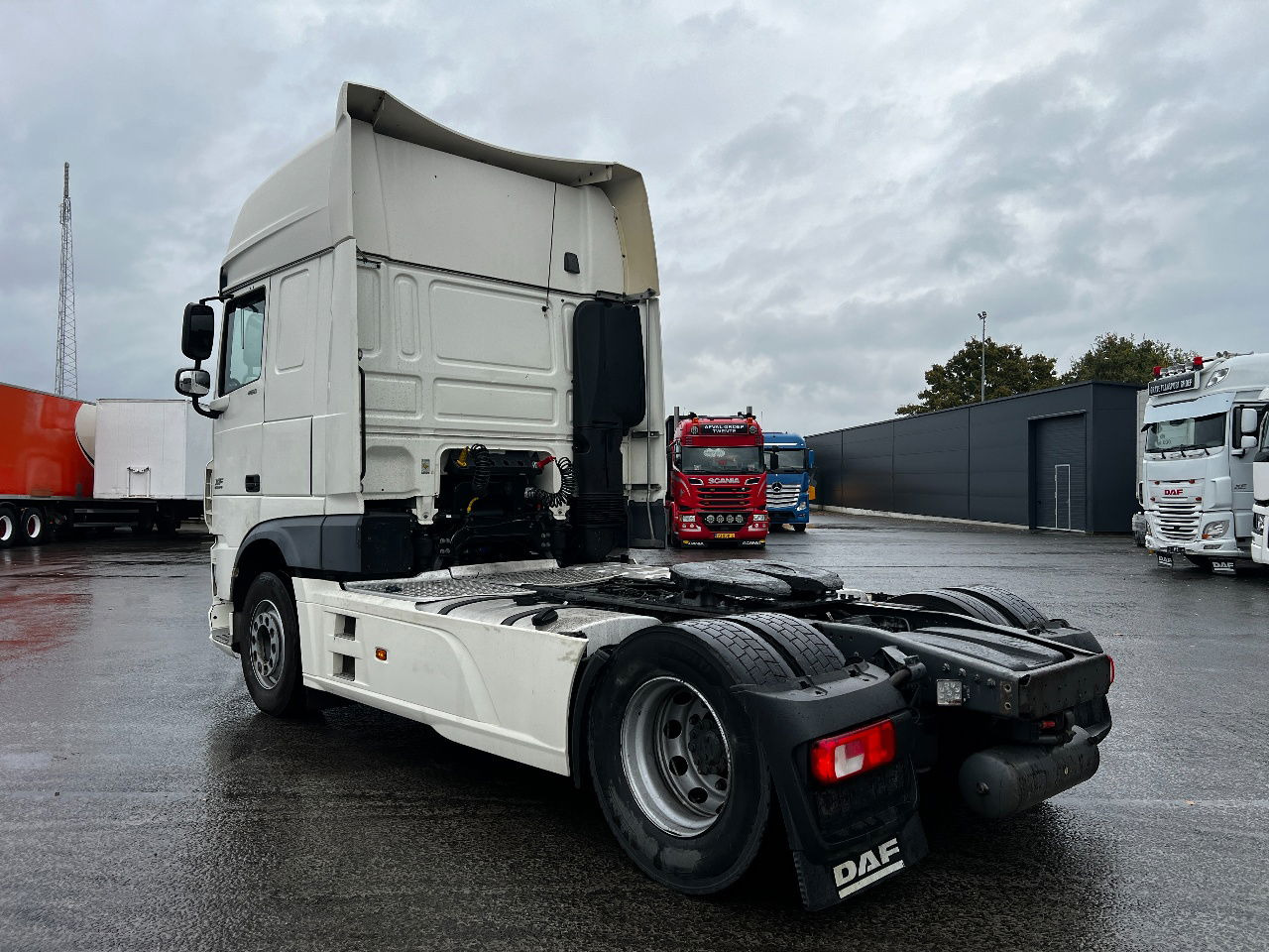 DAF XF 460 SSC, Retarder, Full spoiler - شاحنة جرار: صور 4 DAF XF 460 SSC, Retarder, Full spoiler - شاحنة جرار: صور 4