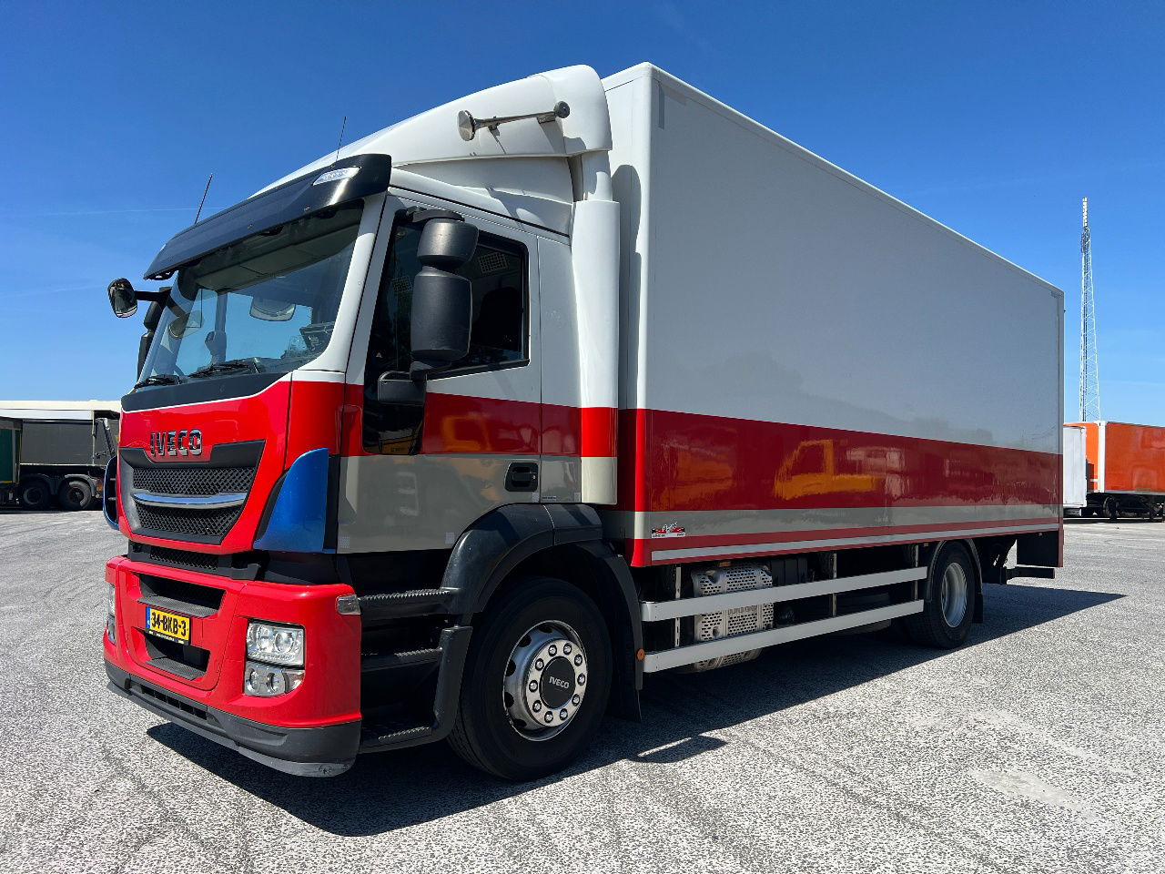 Iveco Stralis 310 AD, 19Ton, Euro 6 - بصندوق مغلق شاحنة: صور 1 Iveco Stralis 310 AD, 19Ton, Euro 6 - بصندوق مغلق شاحنة: صور 1