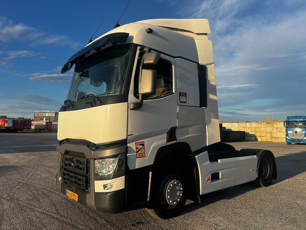 Renault T380 EUro 6, Full spoilers - شاحنة جرار: صور 1 Renault T380 EUro 6, Full spoilers - شاحنة جرار: صور 1