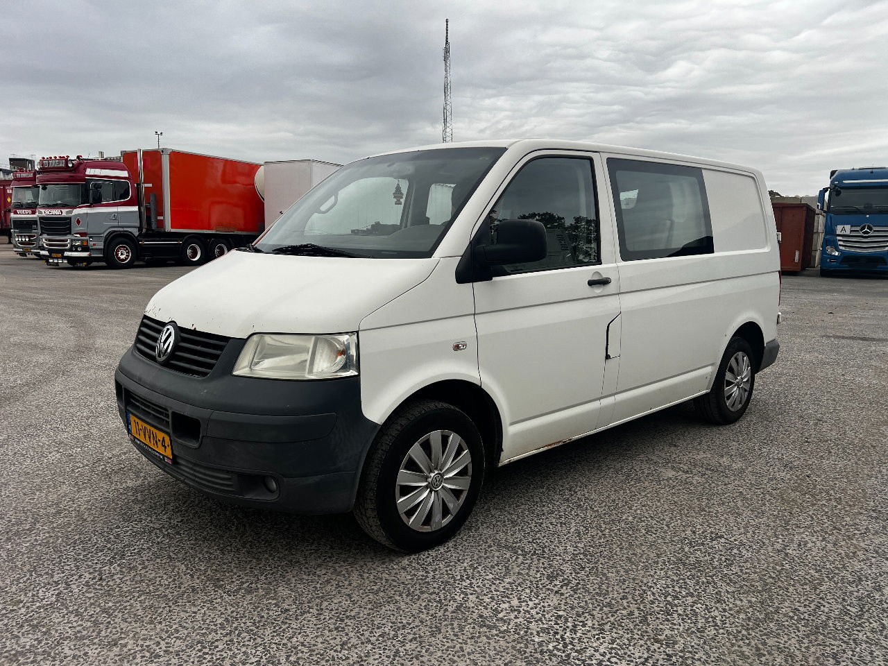 Volkswagen Transporter 2.5 tdi, 96kw, dubbele cabine - فان المدمجة: صور 1 Volkswagen Transporter 2.5 tdi, 96kw, dubbele cabine - فان المدمجة: صور 1