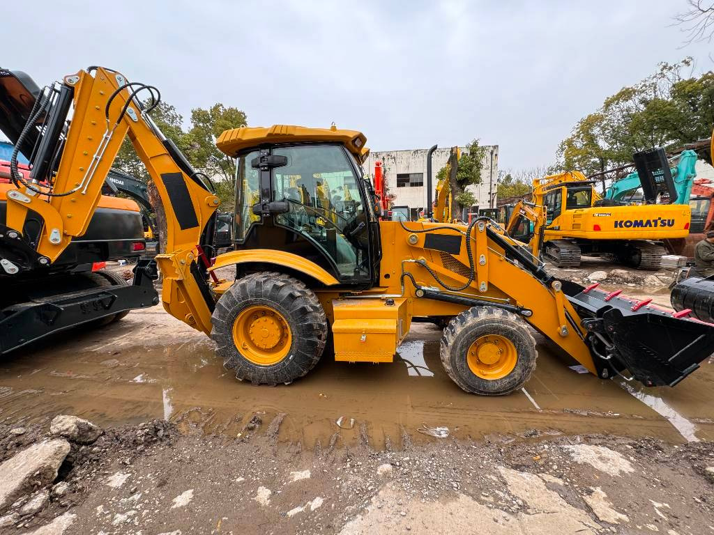 CAT 100% new CAT 420 F - حفار متعدد الاستخدام: صور 5 CAT 100% new CAT 420 F - حفار متعدد الاستخدام: صور 5