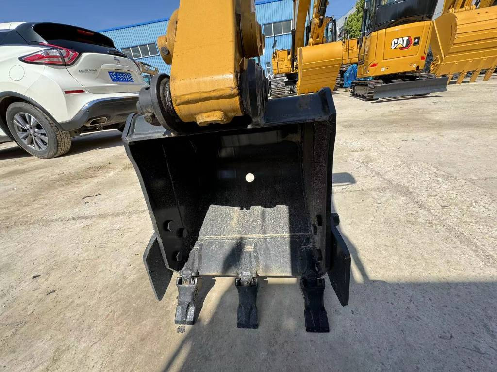 CAT 302 - حفارة مصغرة: صور 4 CAT 302 - حفارة مصغرة: صور 4