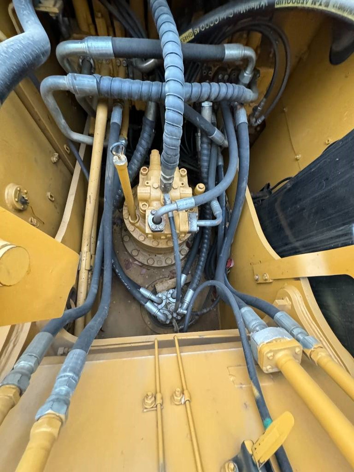 حفارات زحافة CAT 320 D   Engine C7.1: صور 16