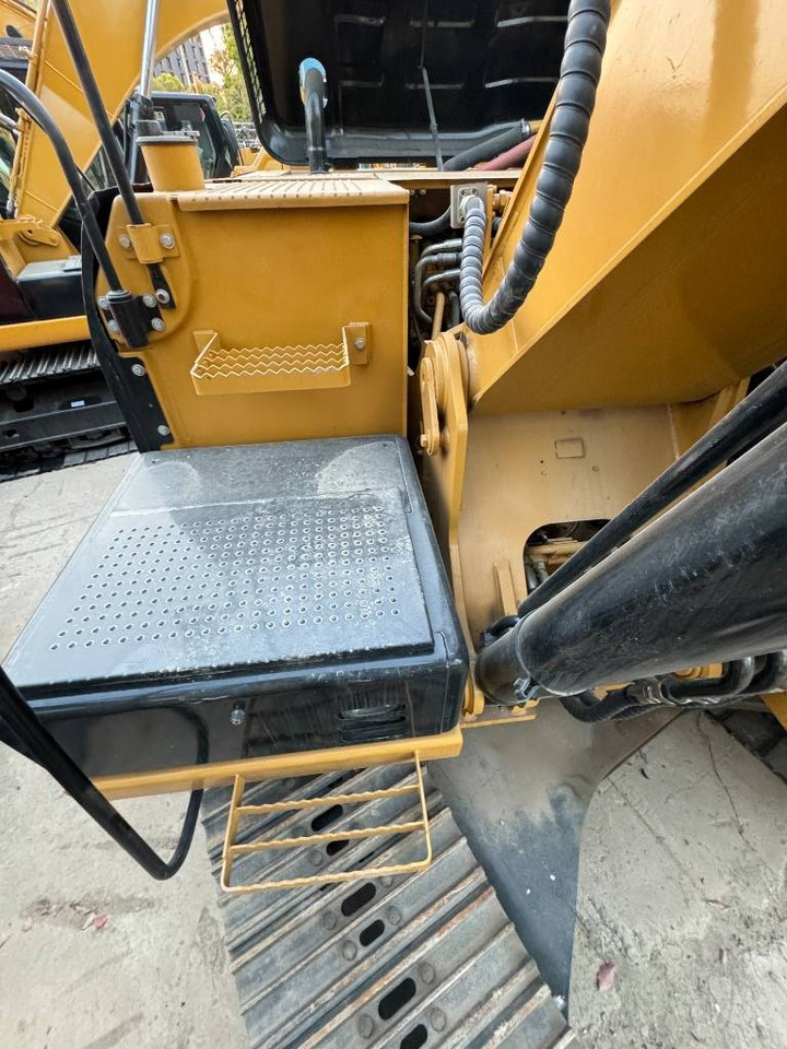 حفارات زحافة CAT 320 D   Engine C7.1: صور 15
