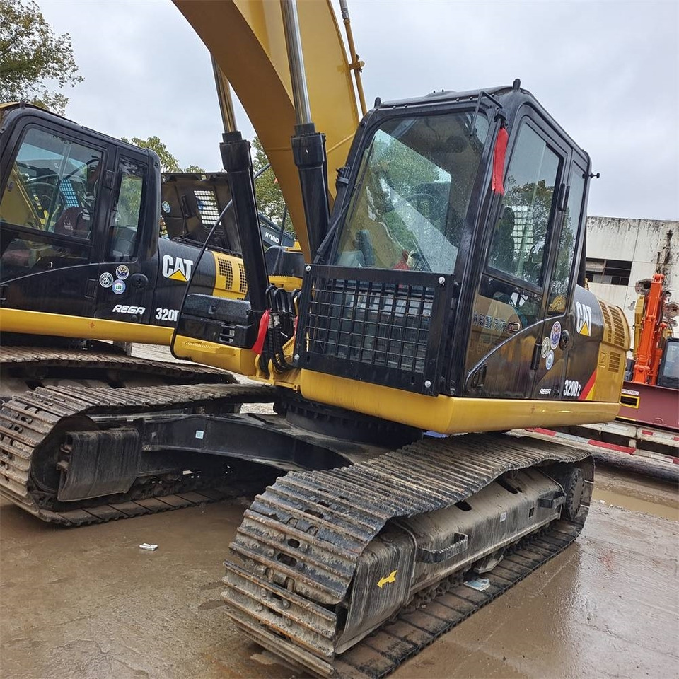 CAT 320 D - حفارات زحافة: صور 3 CAT 320 D - حفارات زحافة: صور 3