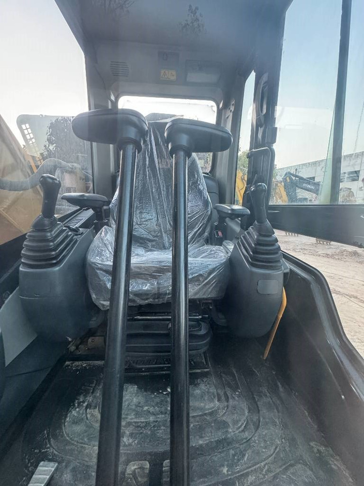CAT 320D2L - حفارات زحافة: صور 5 CAT 320D2L - حفارات زحافة: صور 5