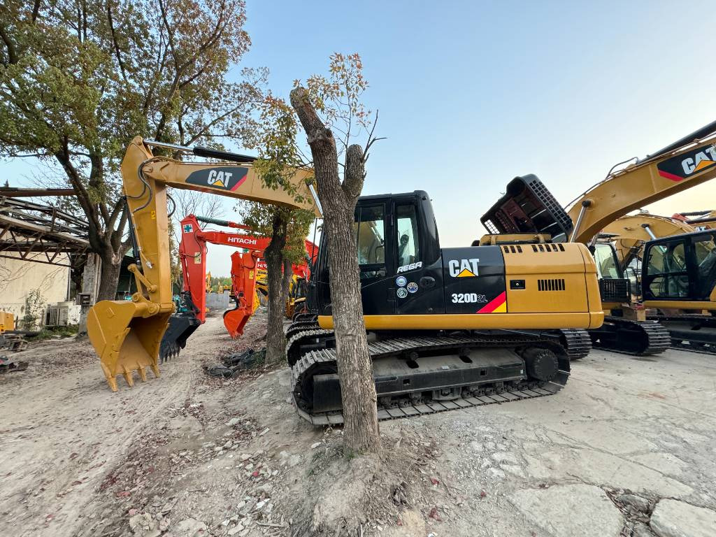 CAT 320D2L - حفارات زحافة: صور 2 CAT 320D2L - حفارات زحافة: صور 2