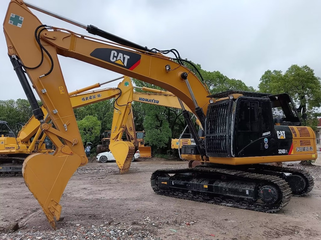 CAT 324 D L - حفارات زحافة: صور 1 CAT 324 D L - حفارات زحافة: صور 1