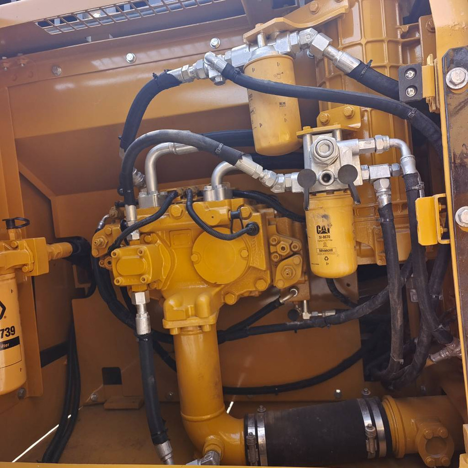CAT 330D2L - حفارات زحافة: صور 4 CAT 330D2L - حفارات زحافة: صور 4