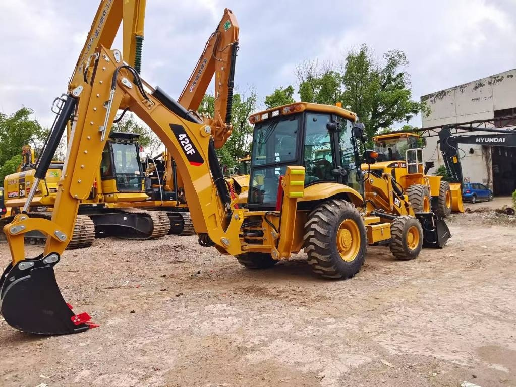 CAT 420 F - حفار متعدد الاستخدام: صور 1 CAT 420 F - حفار متعدد الاستخدام: صور 1