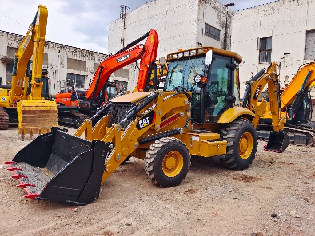 CAT 420 F - حفار متعدد الاستخدام: صور 5 CAT 420 F - حفار متعدد الاستخدام: صور 5