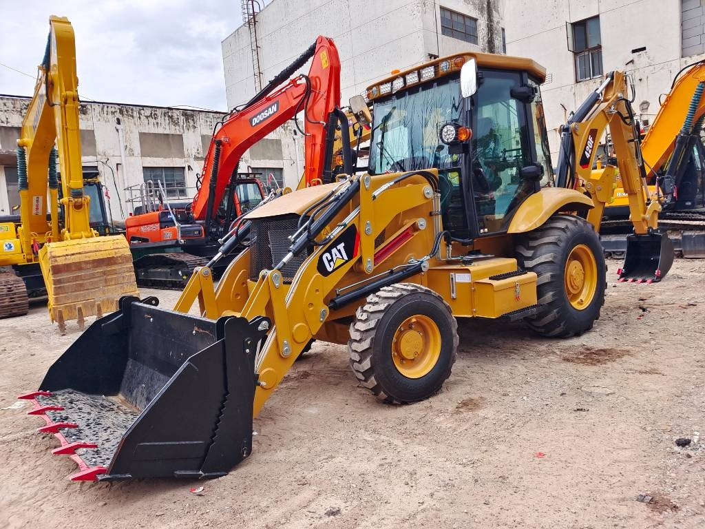 CAT 420 F - حفار متعدد الاستخدام: صور 1 CAT 420 F - حفار متعدد الاستخدام: صور 1
