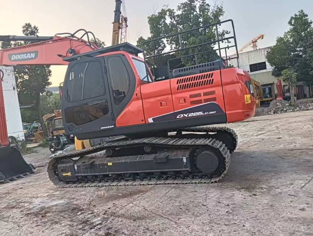 Doosan DX 225 LC-9C - حفارات زحافة: صور 4 Doosan DX 225 LC-9C - حفارات زحافة: صور 4