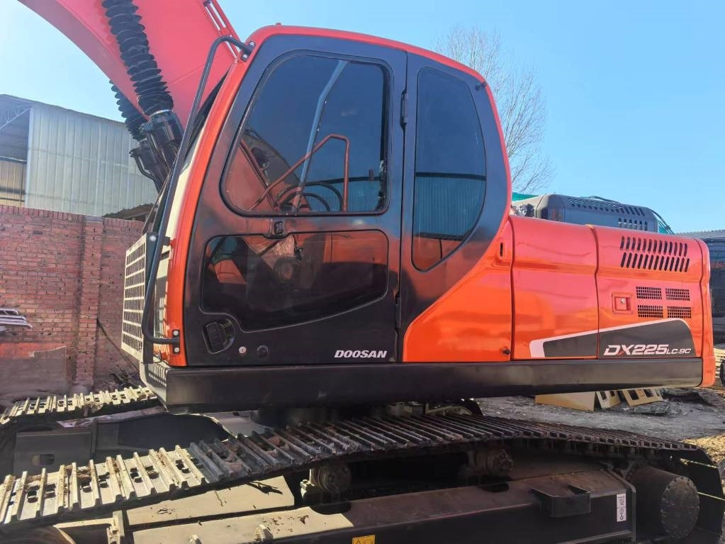 Doosan DX 225 LC - حفارات زحافة: صور 2 Doosan DX 225 LC - حفارات زحافة: صور 2