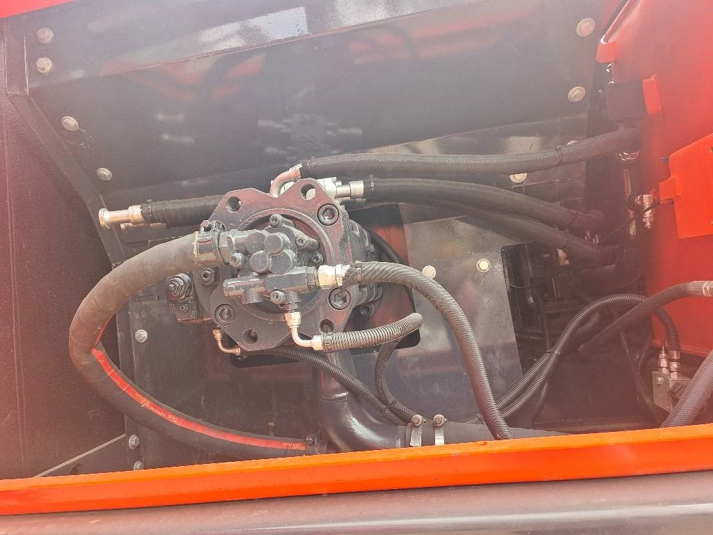 Doosan DX 225 - حفارات زحافة: صور 4 Doosan DX 225 - حفارات زحافة: صور 4