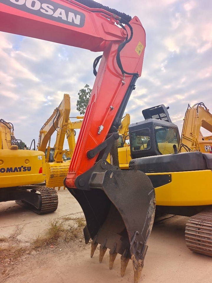 Doosan DX 225 - حفارات زحافة: صور 5 Doosan DX 225 - حفارات زحافة: صور 5