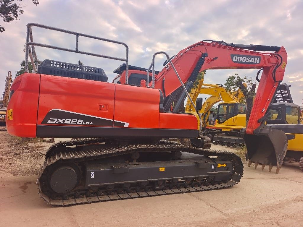 Doosan DX 225 - حفارات زحافة: صور 2 Doosan DX 225 - حفارات زحافة: صور 2