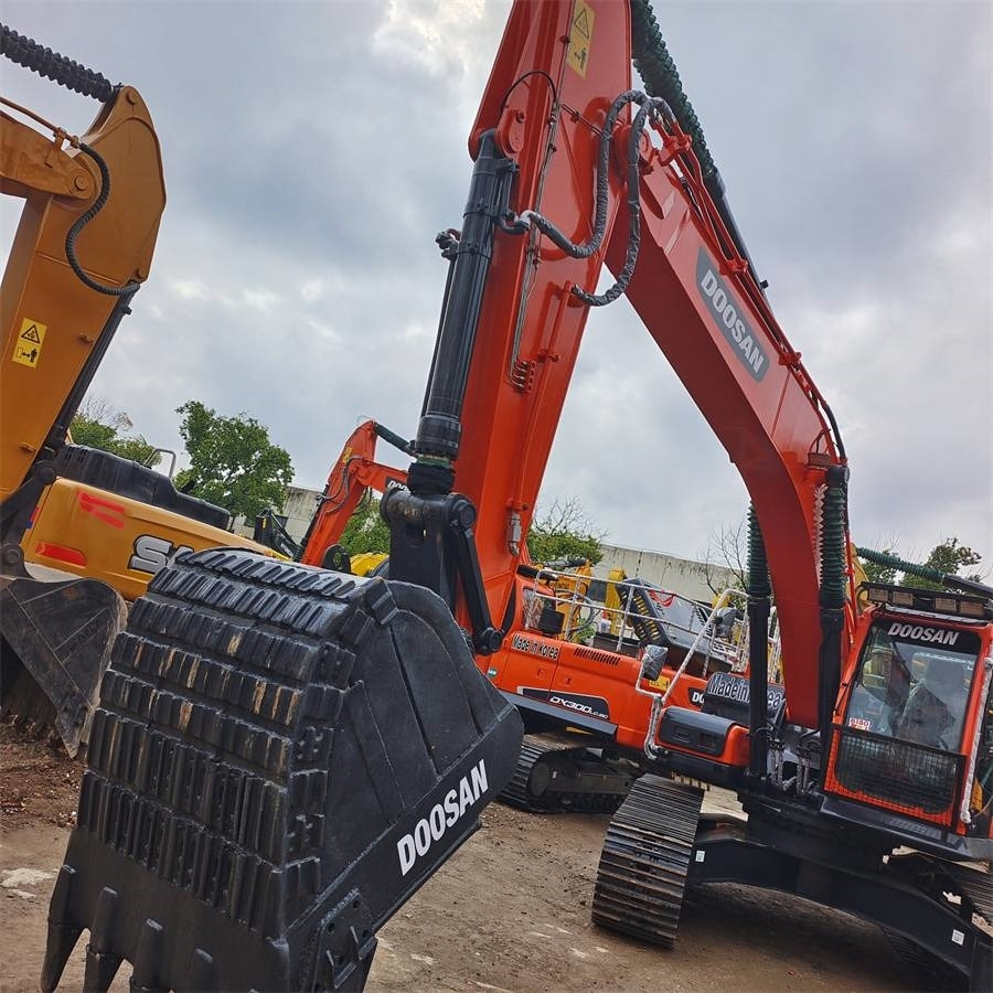 Doosan DX 300 LCA - حفارات زحافة: صور 4 Doosan DX 300 LCA - حفارات زحافة: صور 4
