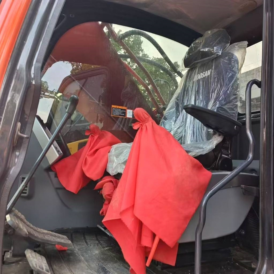 Doosan DX 300 LC - حفارات زحافة: صور 5 Doosan DX 300 LC - حفارات زحافة: صور 5