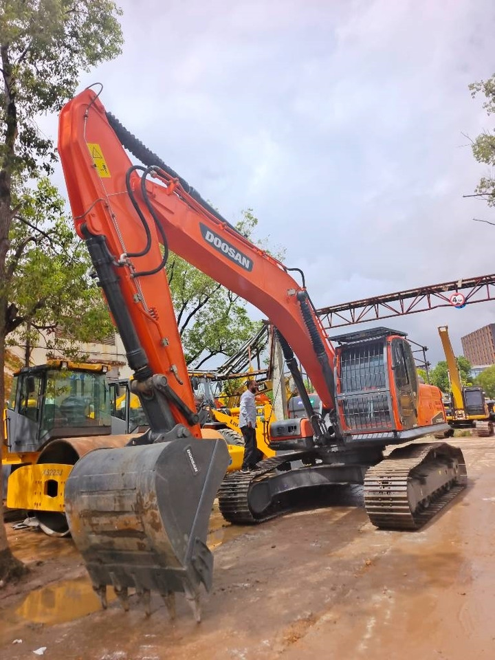 Doosan DX 300LC-9C - حفارات زحافة: صور 2 Doosan DX 300LC-9C - حفارات زحافة: صور 2