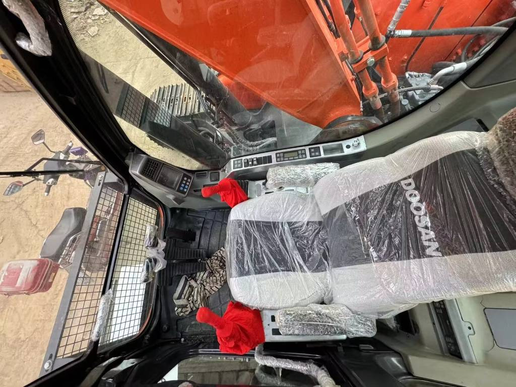 Doosan DX 300 - حفارات زحافة: صور 2 Doosan DX 300 - حفارات زحافة: صور 2