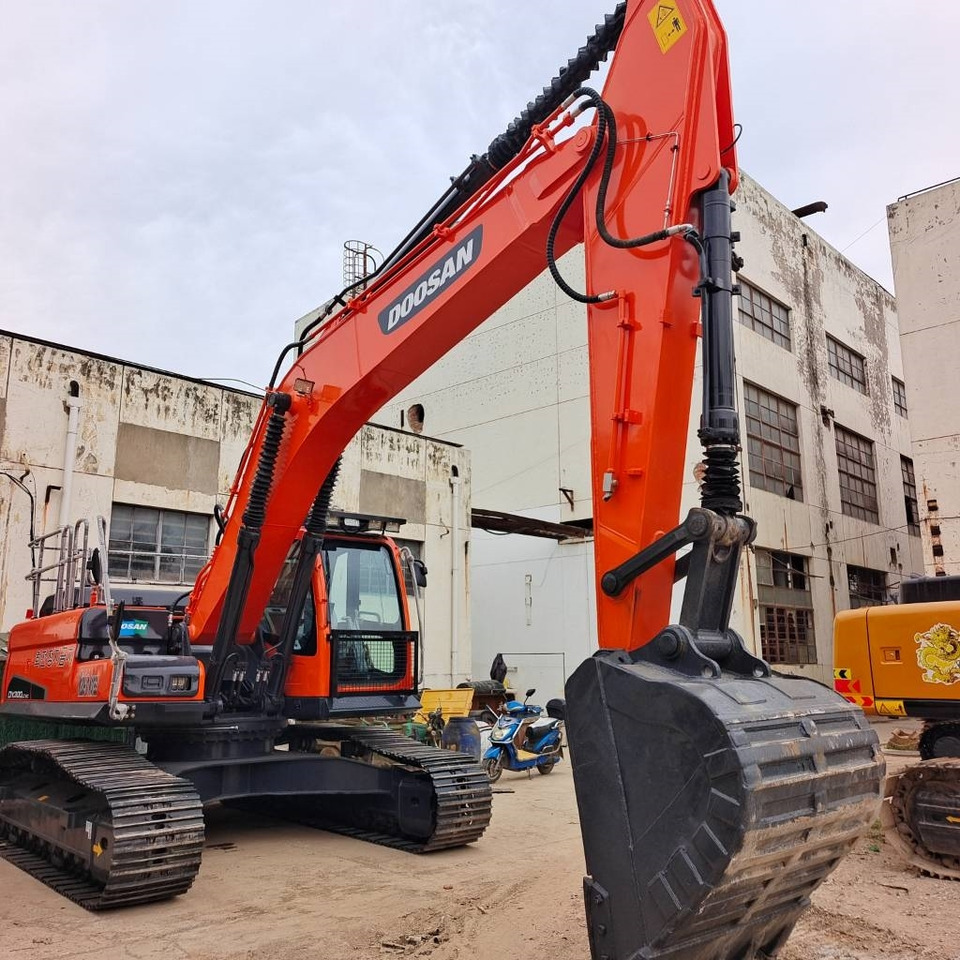 Doosan DX 300 - حفارات زحافة: صور 4 Doosan DX 300 - حفارات زحافة: صور 4