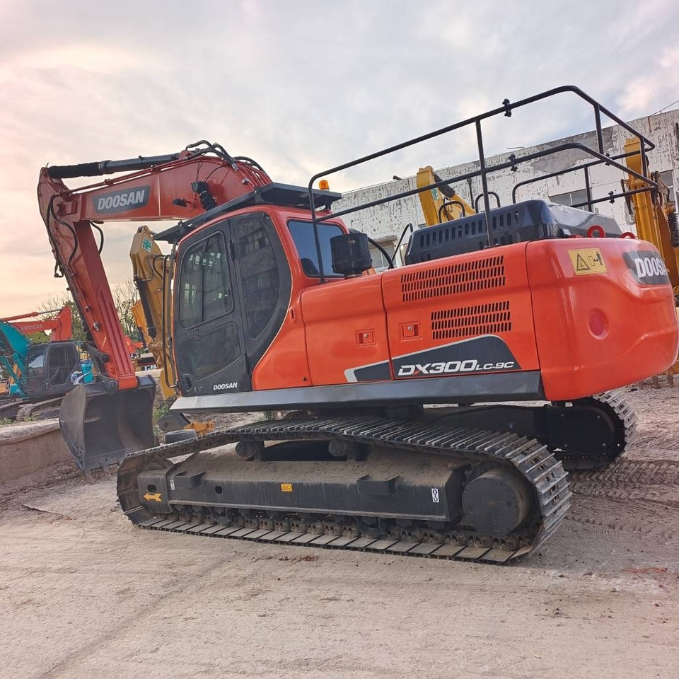 Doosan DX300 - حفارات زحافة: صور 5 Doosan DX300 - حفارات زحافة: صور 5