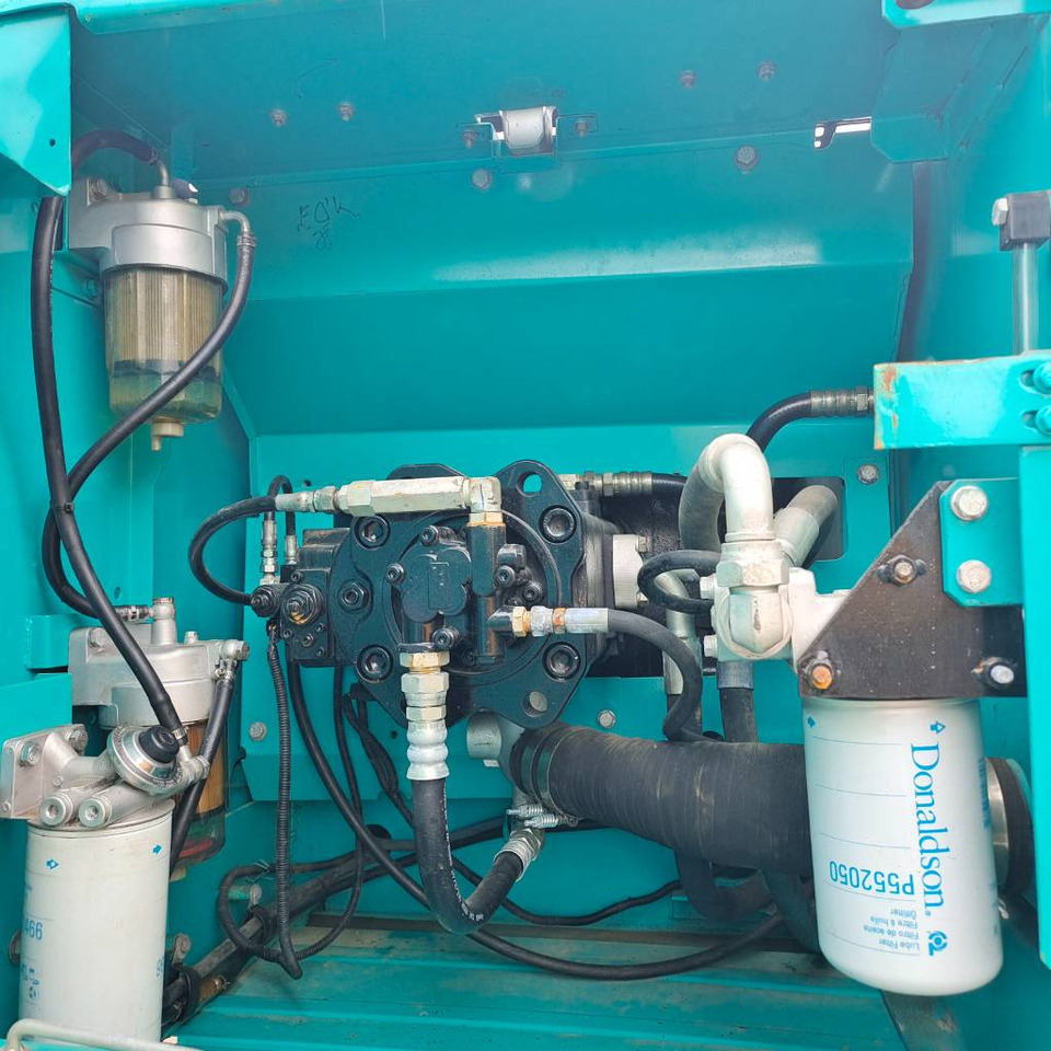 Kobelco SK 200 - حفارات زحافة: صور 5 Kobelco SK 200 - حفارات زحافة: صور 5
